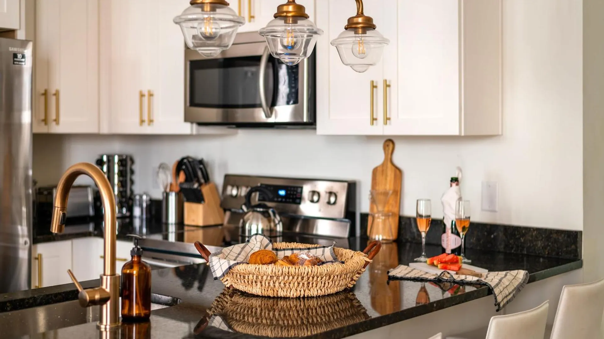 Hart Suite Buyout 7 By Avantstay Two Nashville Town Houses W Stunning Amenities Design Apartment