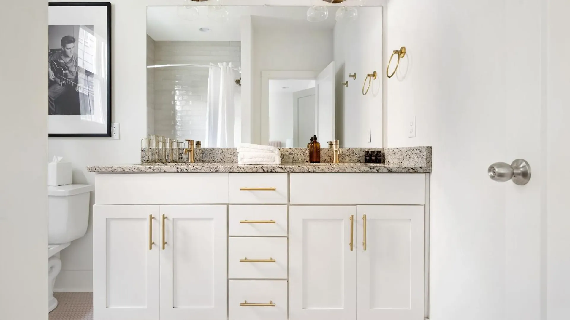 Apartment Hart Suite Buyout 7 By Avantstay Two Nashville Town Houses W Stunning Amenities Design