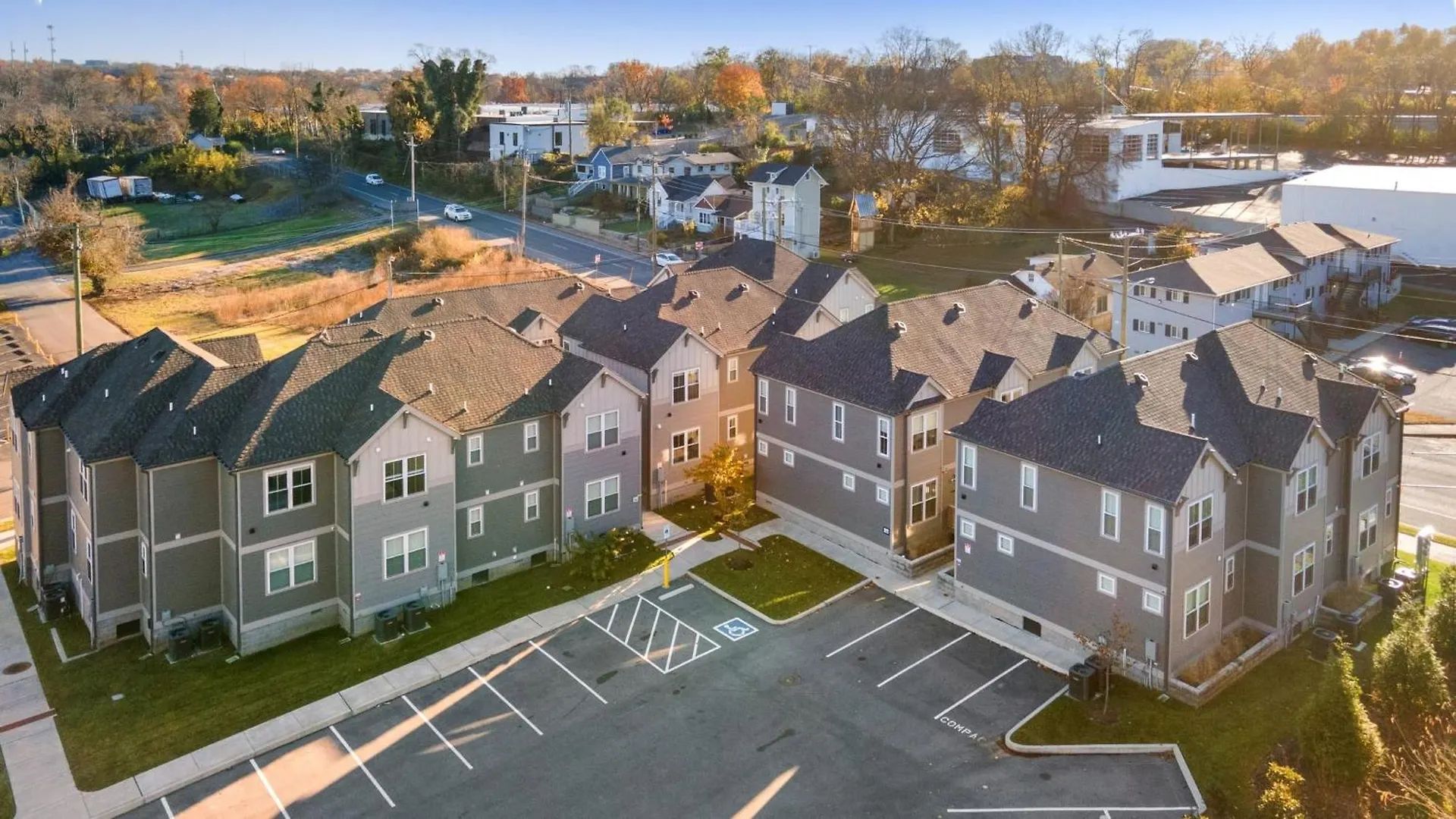 Hart Suite Buyout 7 By Avantstay Two Nashville Town Houses W Stunning Amenities Design