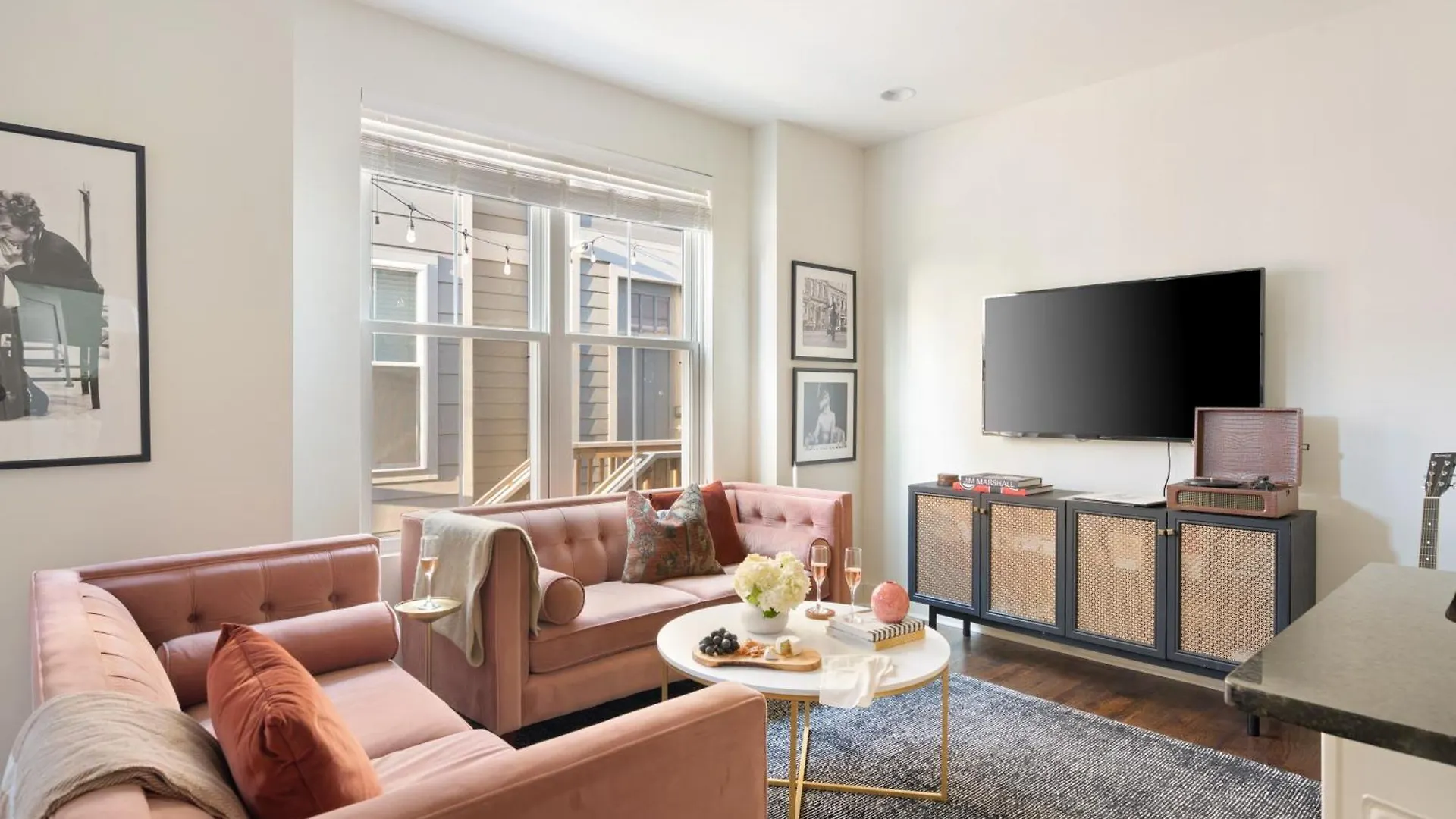 Apartment Hart Suite Buyout 7 By Avantstay Two Nashville Town Houses W Stunning Amenities Design